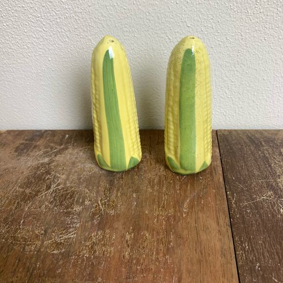 Vintage Corn On The Cob Salt and Pepper Shakers - Picture 4 of 7